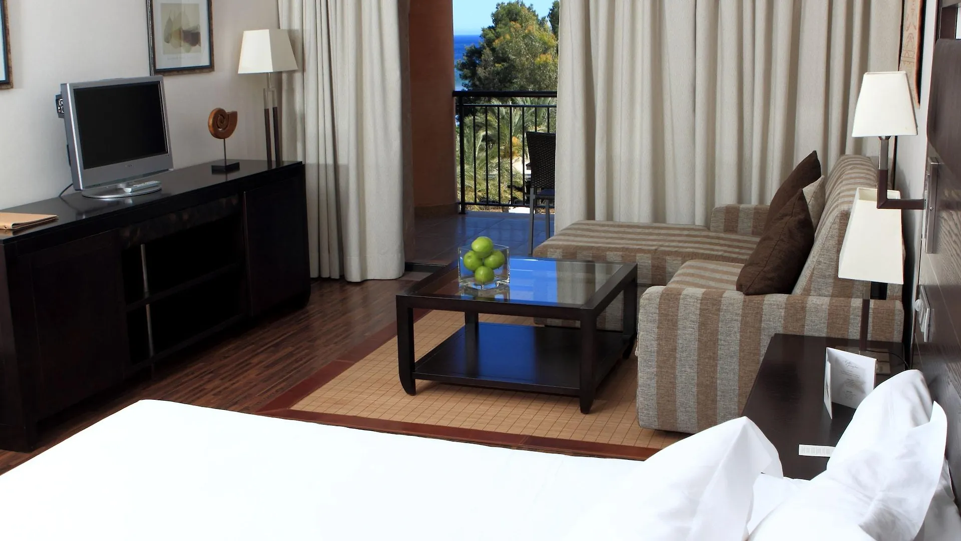 Insotel Fenicia Prestige Suites & Spa Santa Eularia des Riu Hotel